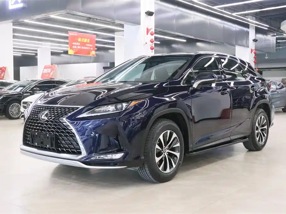 Lexus RX 2022 — фото 1