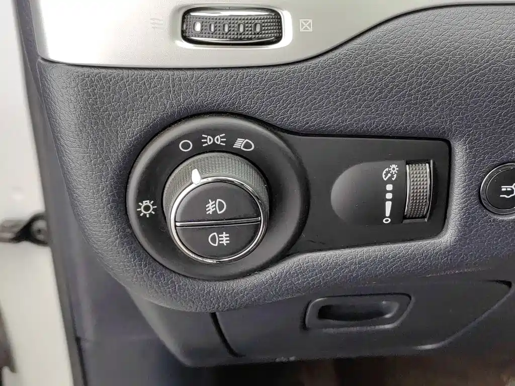 Jeep Cherokee 2021 — фото 21