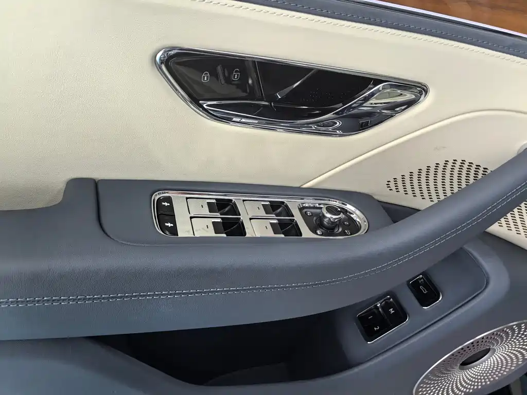 Bentley Flying Spur 2022 — фото 14