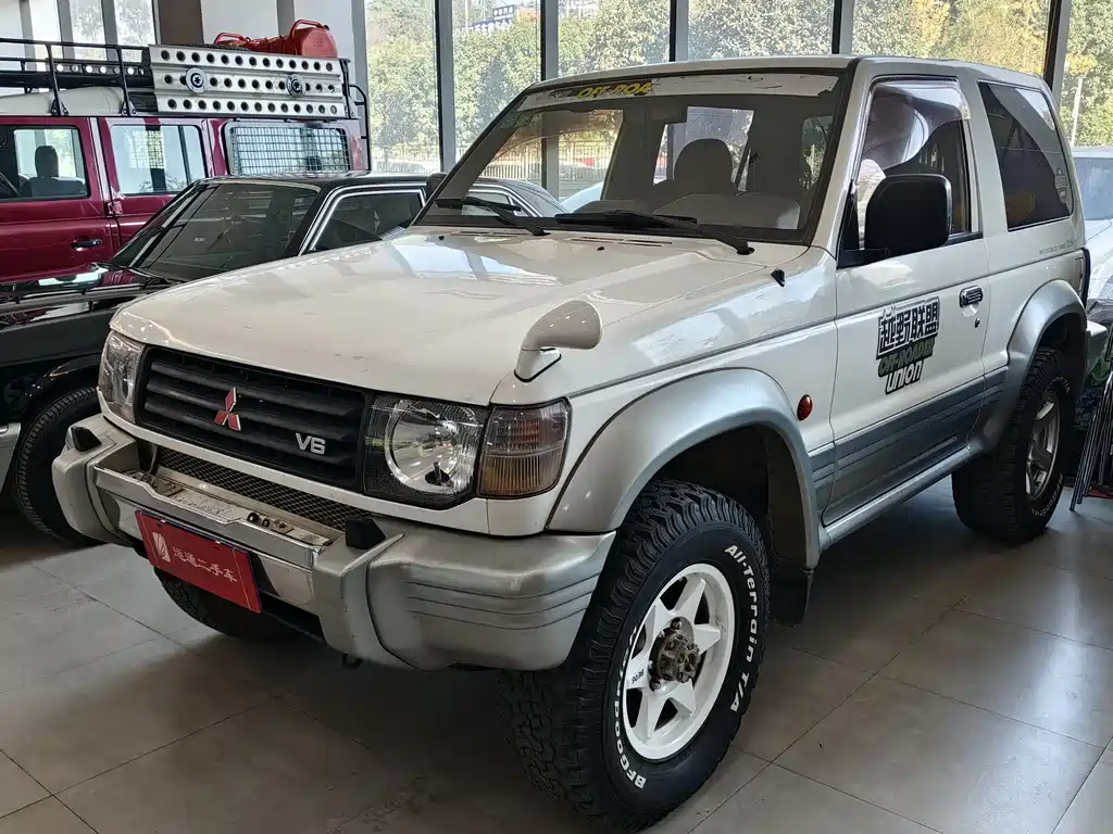 Mitsubishi Pajero 1996 — фото 2