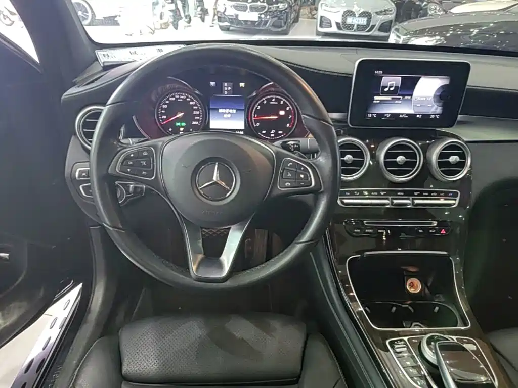 Mercedes-Benz GLC 2017 — фото 17