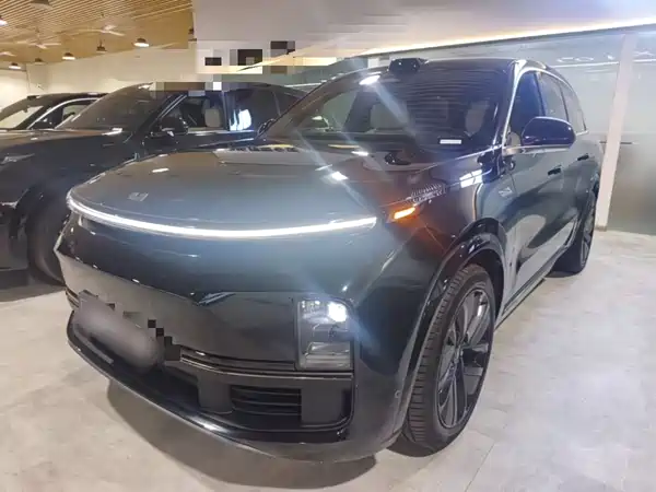 Li Auto L8 2025
