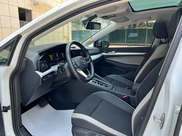 Volkswagen Golf 2023