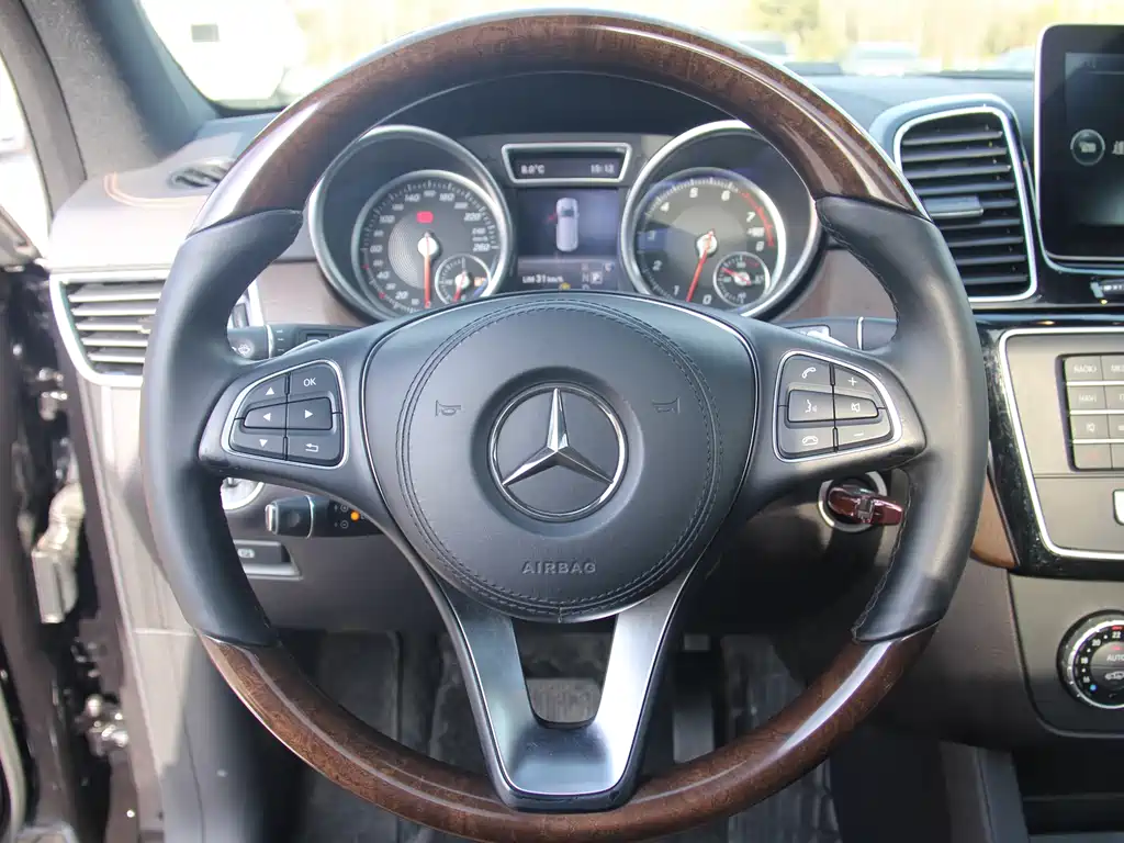 Mercedes-Benz GLS 2017 — фото 19