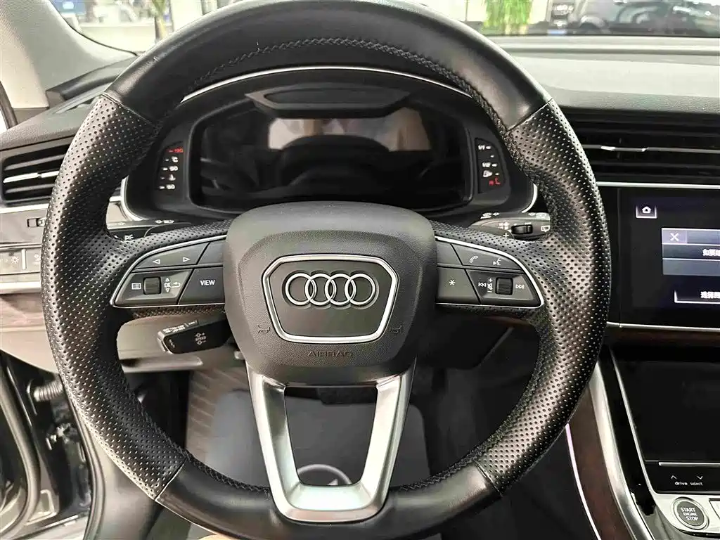 Audi Q7 2021 — фото 13
