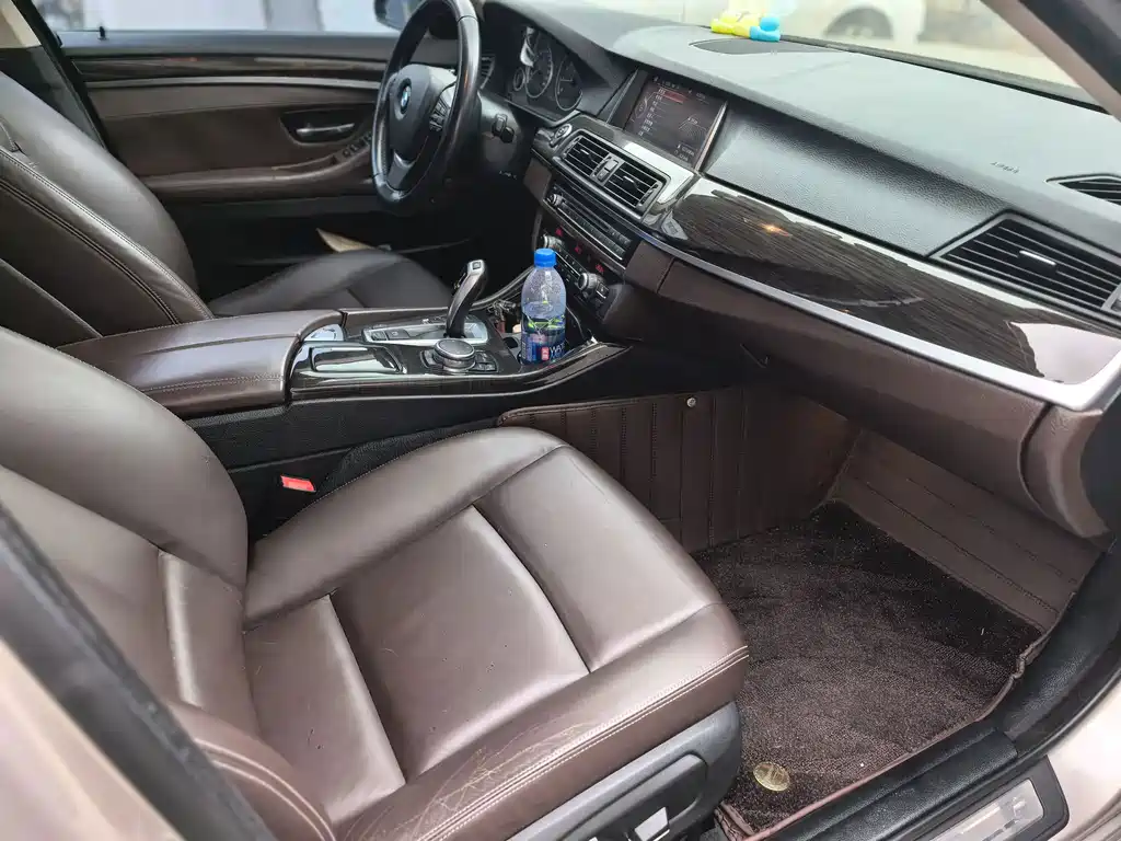 BMW 5 Series 2015 — фото 10