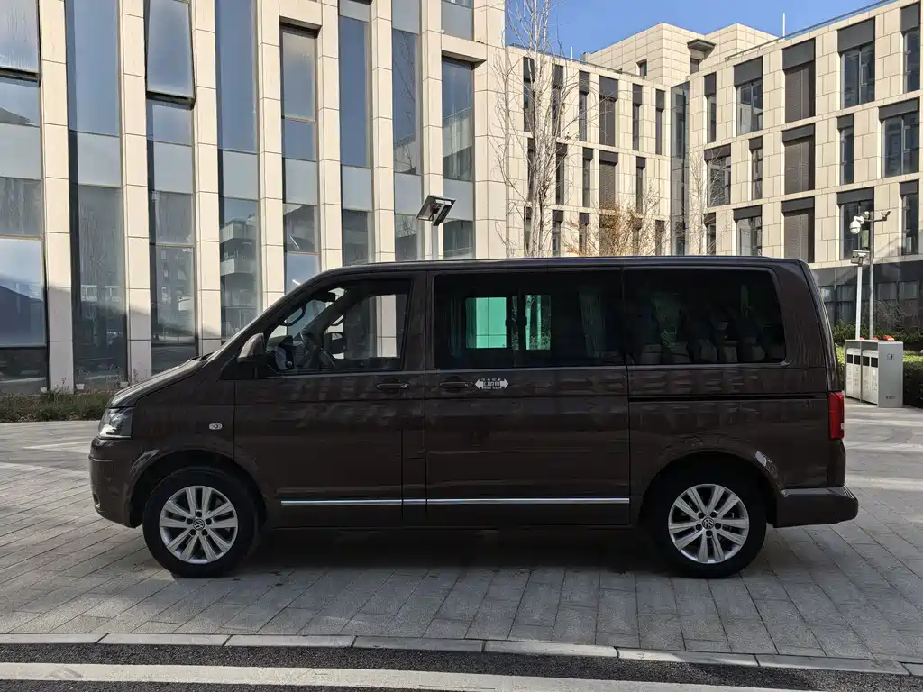 Volkswagen Multivan 2016 — фото 8