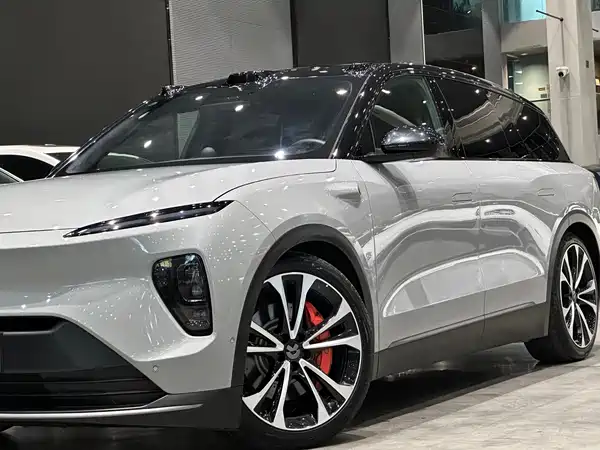 NIO ES8 2023