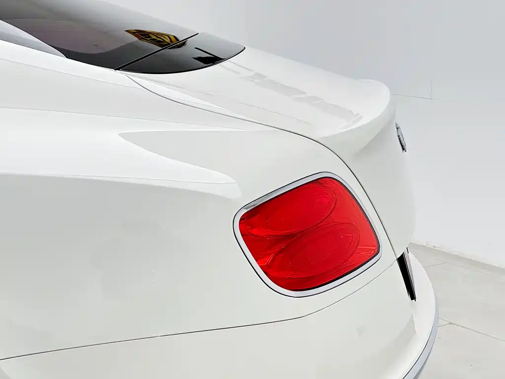 Bentley Continental 2018 — фото 6