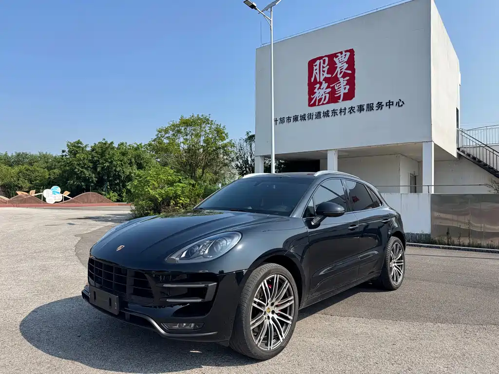 Porsche Macan 2015 — фото 1