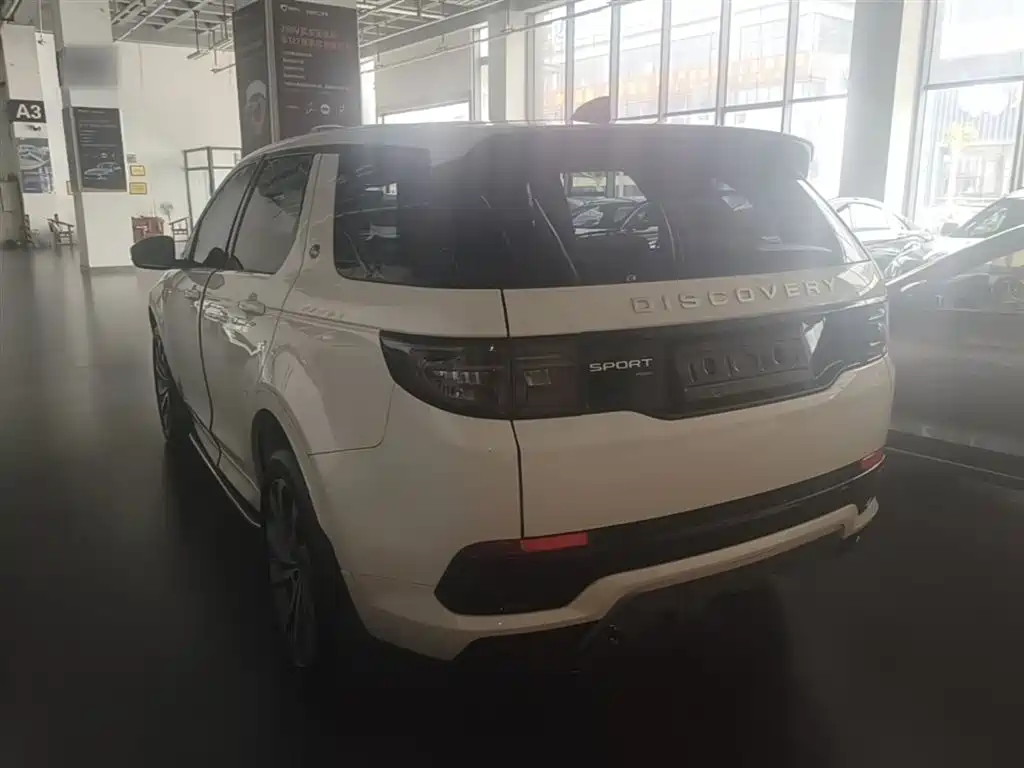 Land Rover Discovery Sport 2023 — фото 5