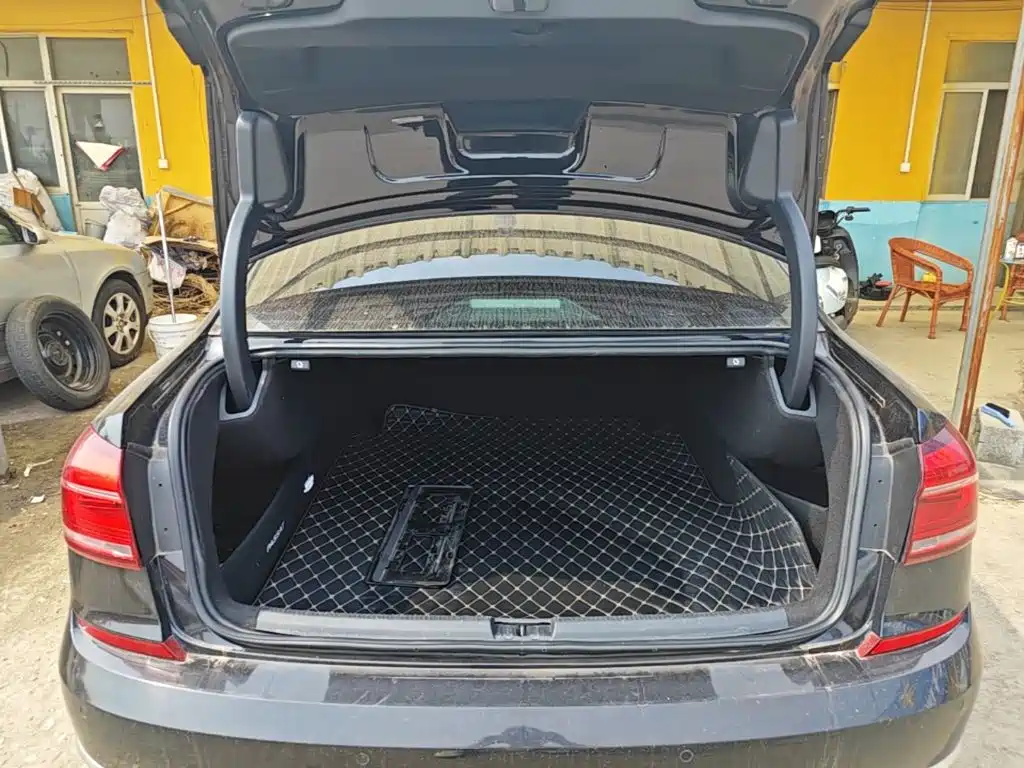 Volkswagen Passat 2018 — фото 19