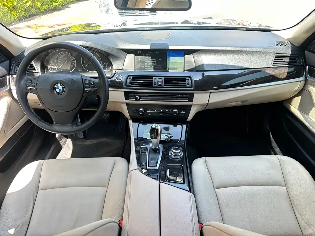 BMW 5 Series 2012 — фото 14