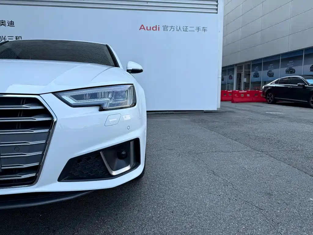 Audi A4L 2020 — фото 16