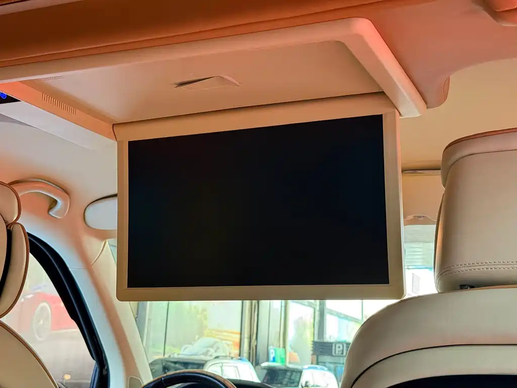 Volkswagen Multivan 2017 — фото 10