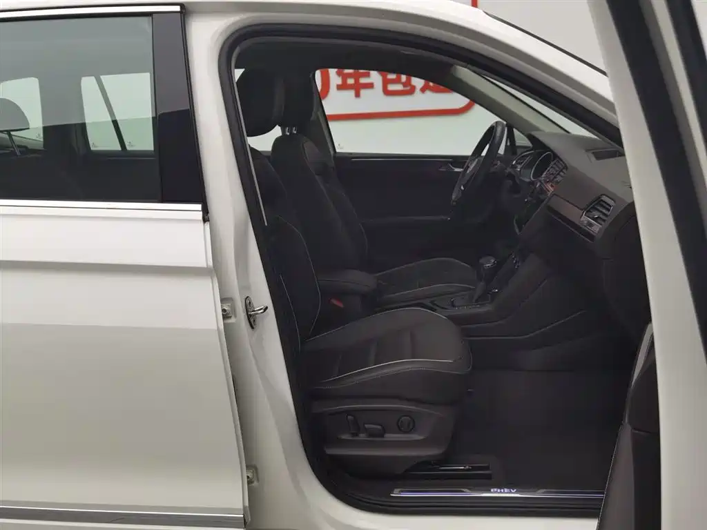 Volkswagen Tiguan L PHEV 2019 — фото 23