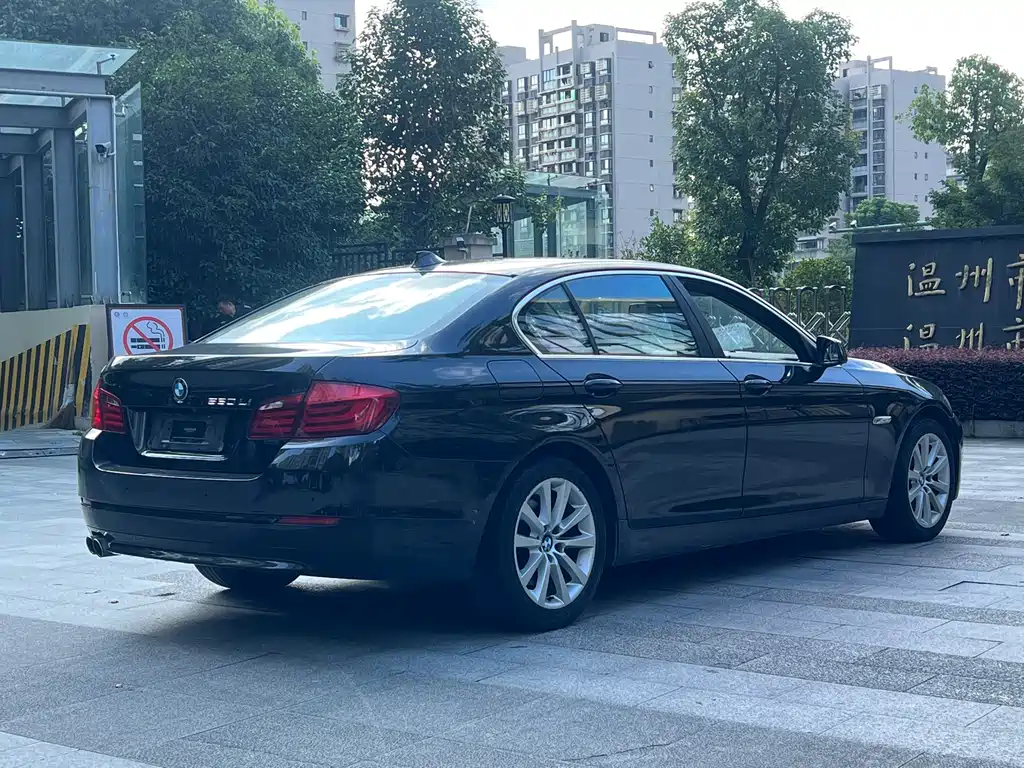 BMW 5 Series 2012 — фото 8