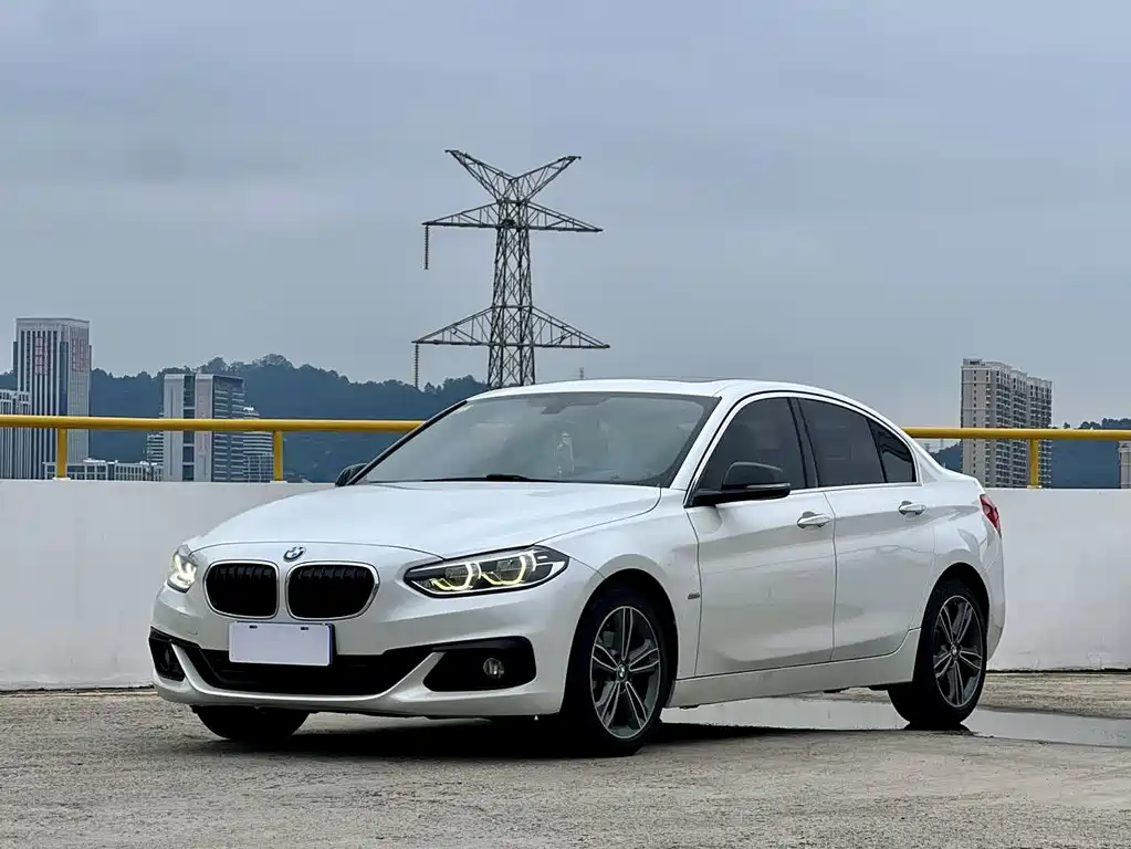 BMW 1 Series 2018 — фото 1