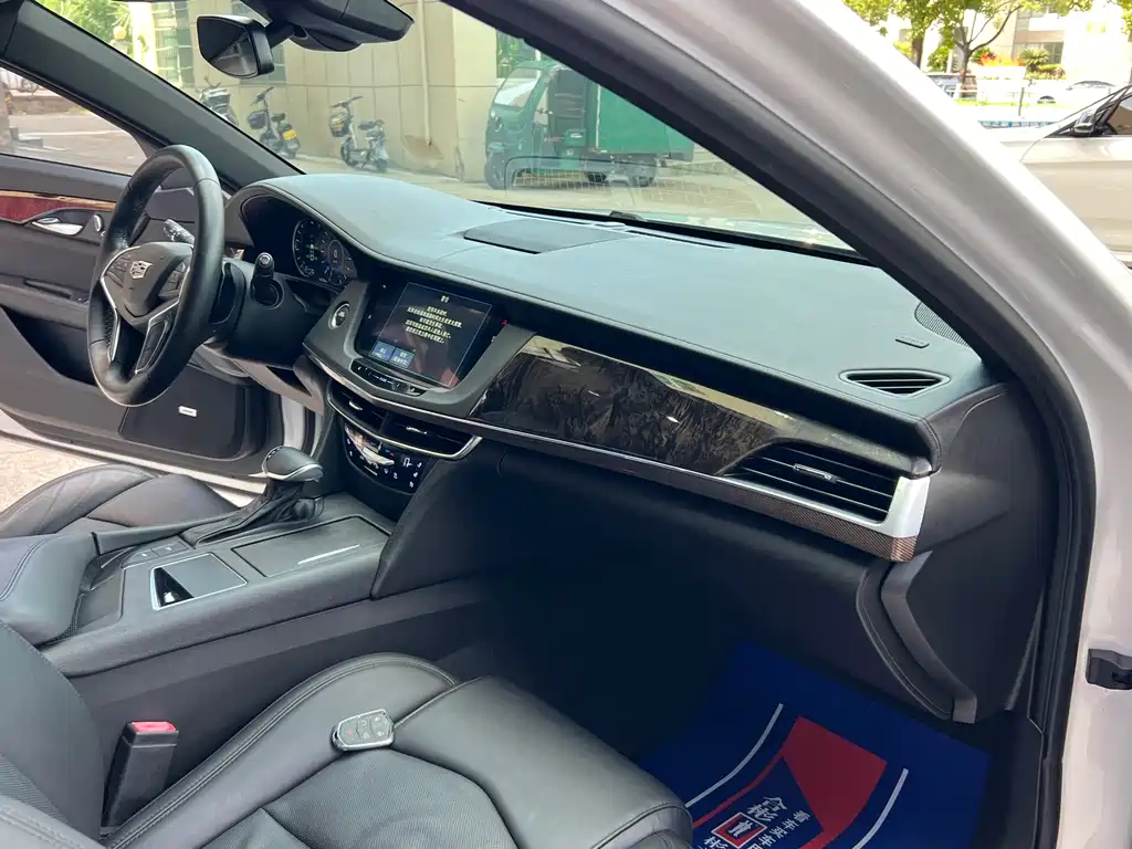 Cadillac CT6 2017 — фото 23