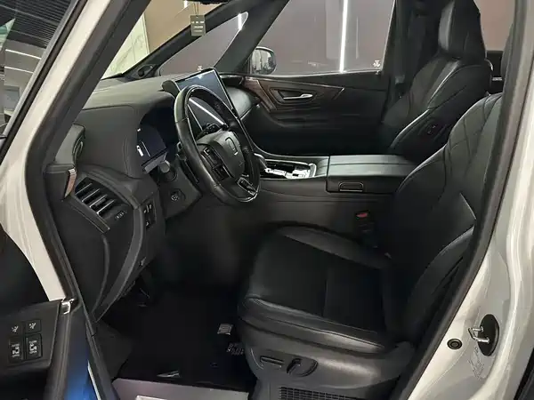 Toyota Wilfa 2024