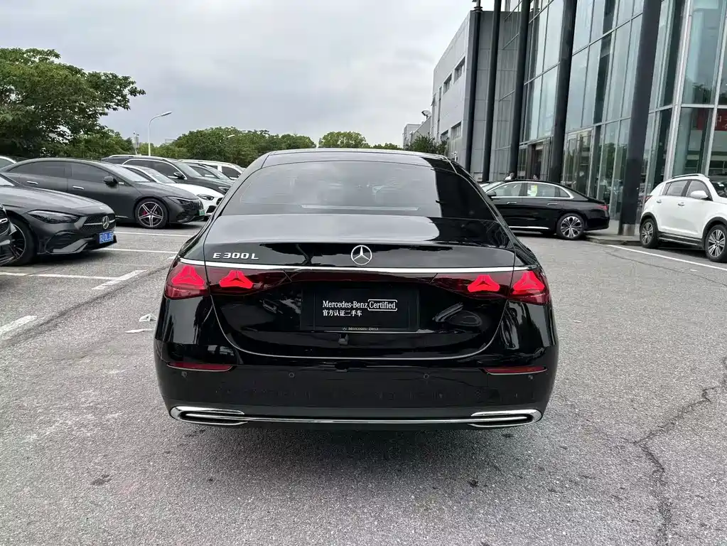 Mercedes-Benz E-Class 2025