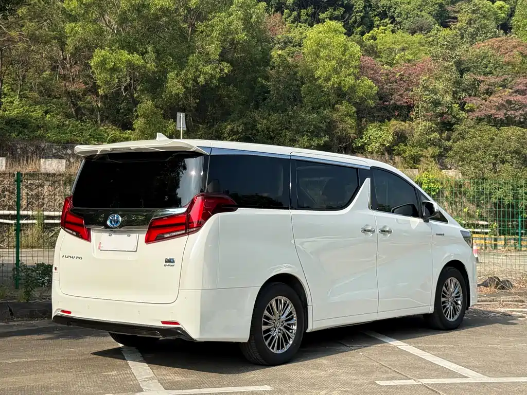 Toyota Alphard 2021 — фото 14