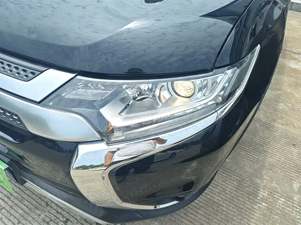 Mitsubishi Outlander 2020 — фото 24