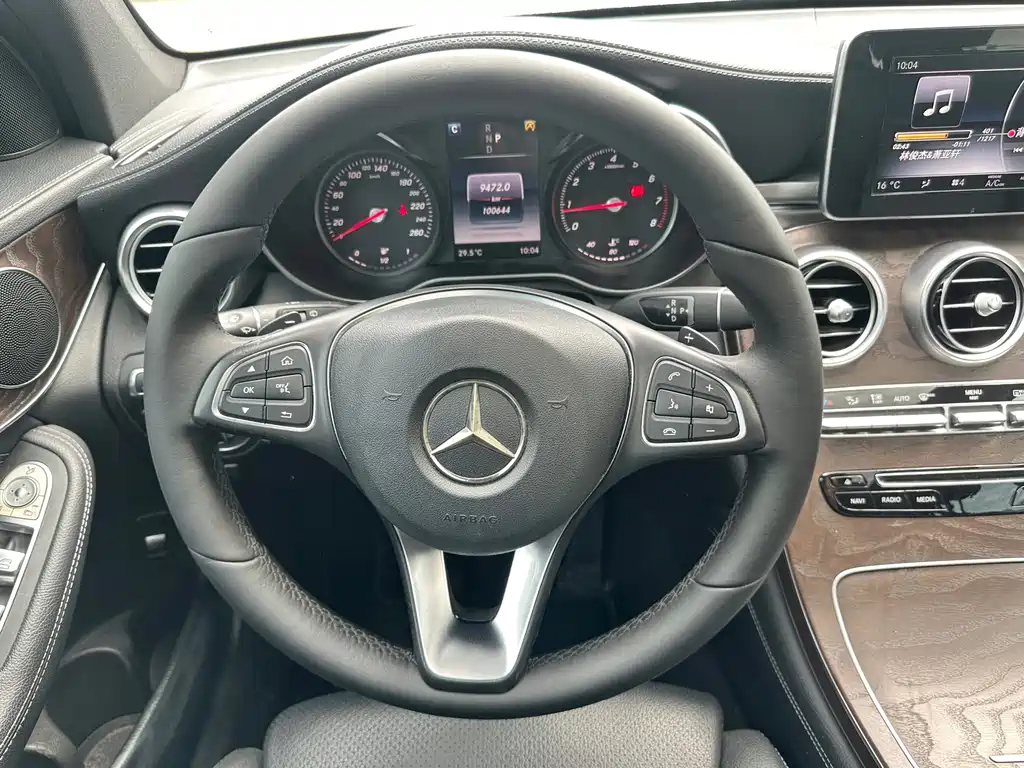 Mercedes-Benz GLC 2017 — фото 17