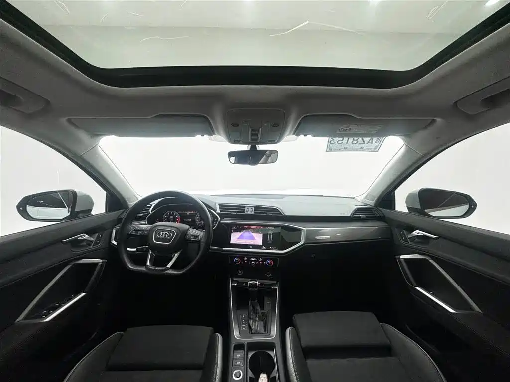 Audi Q3 2022 — фото 10