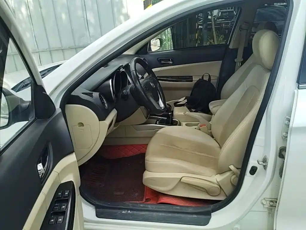 Changan Eado 2015 — фото 22