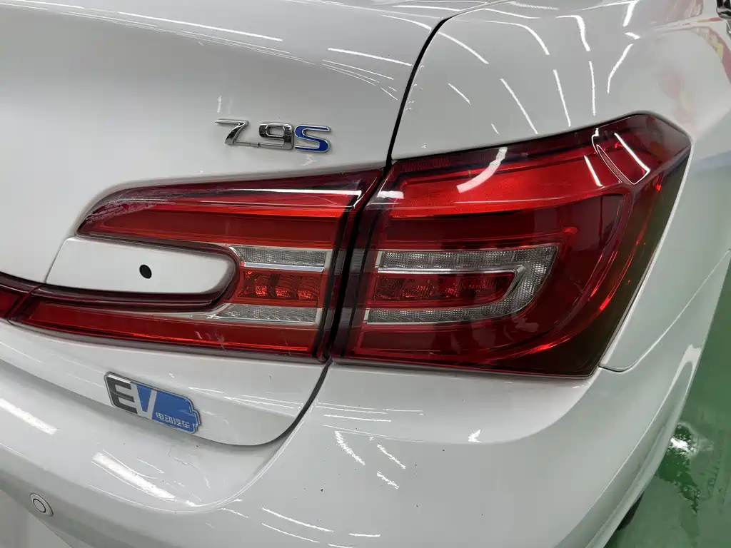 BYD Qin NEV 2018 — фото 25