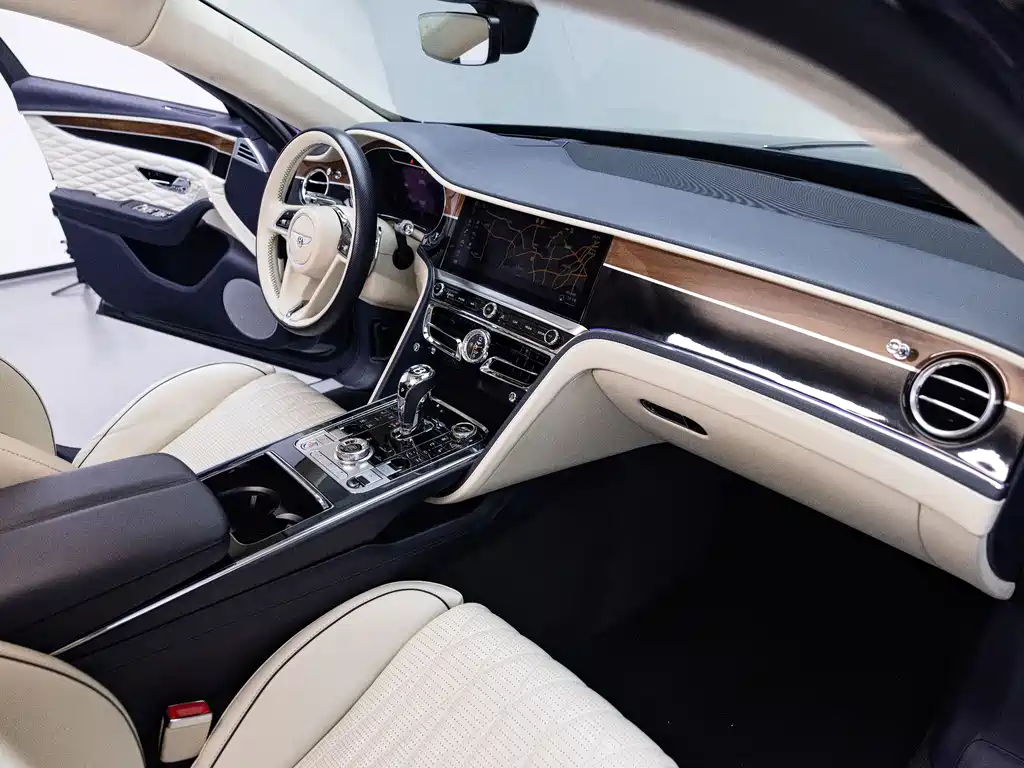 Bentley Flying Spur 2020 — фото 12