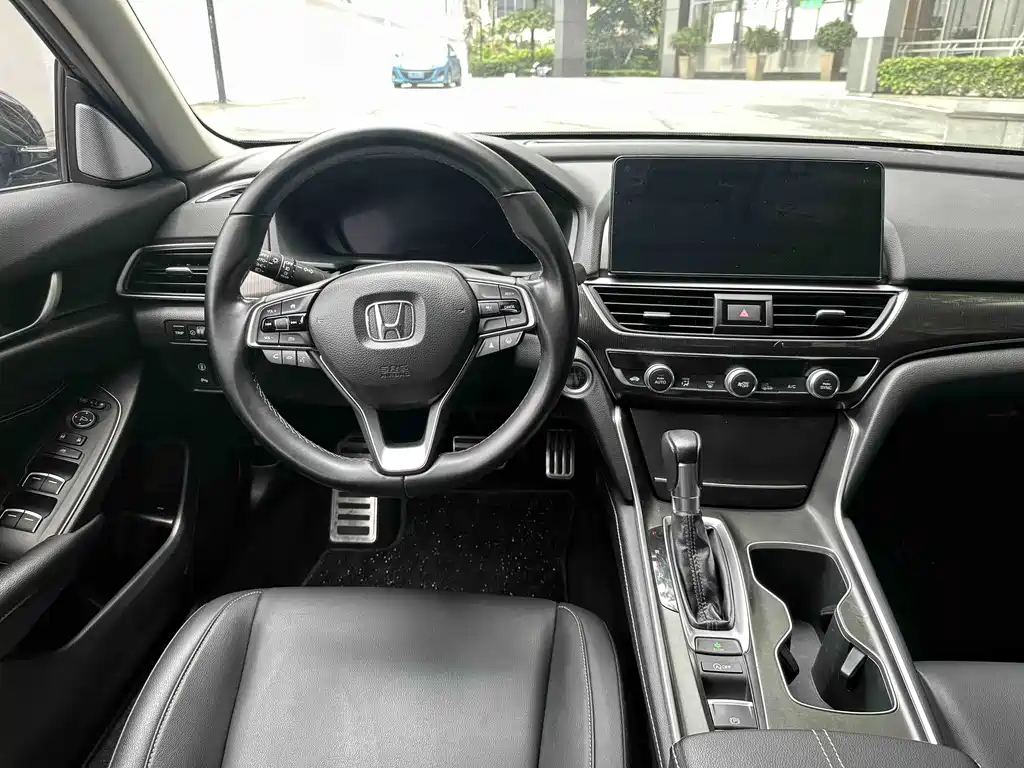 Honda Accord 2022 — фото 13