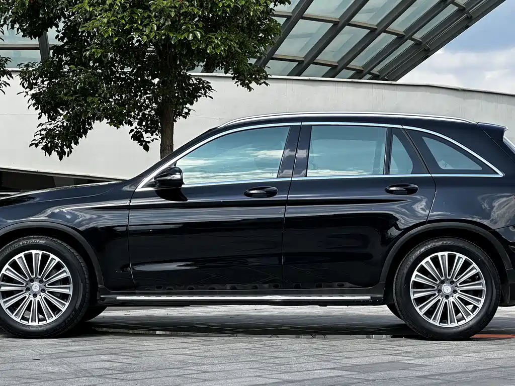 Mercedes-Benz GLC 2017 — фото 10