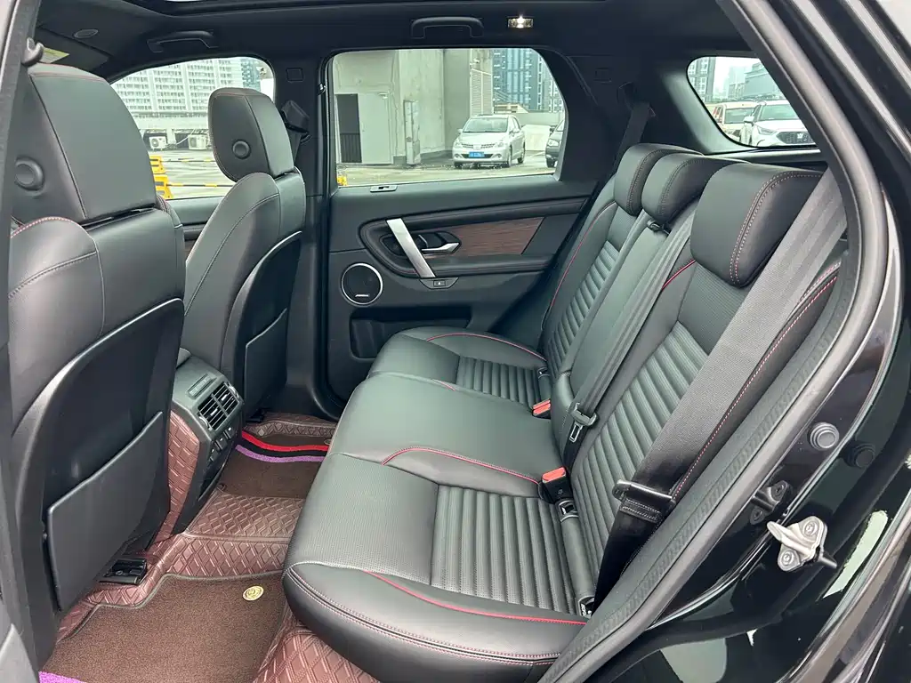 Land Rover Discovery Sport 2023 — фото 11