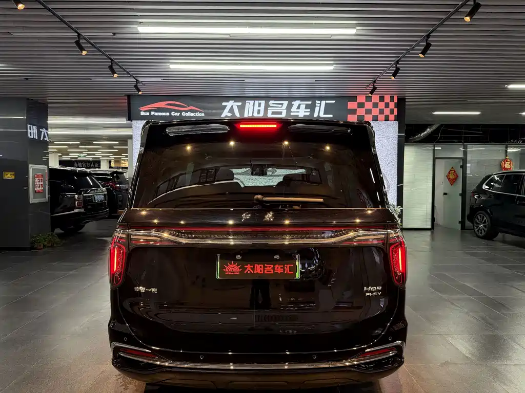 Hongqi HQ9 PHEV 2026 — фото 18
