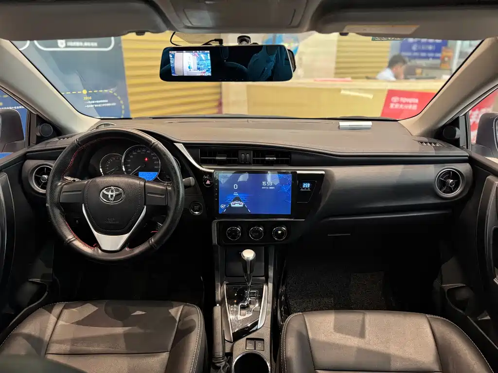 Toyota Corolla 2018 — фото 13