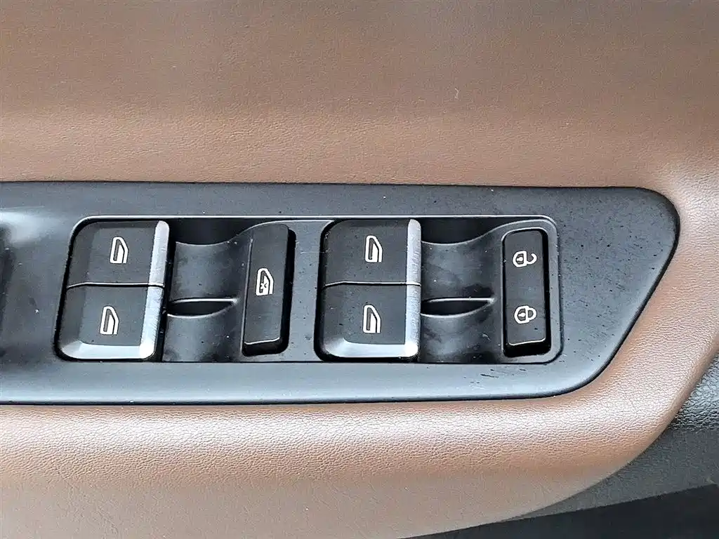 Geely Emgrand GS 2018 — фото 9