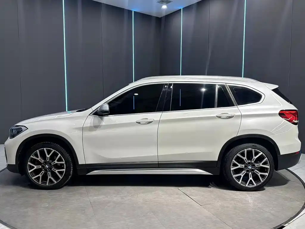 BMW X1 2021 — фото 4