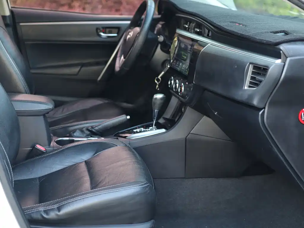 Toyota Corolla 2015 — фото 16