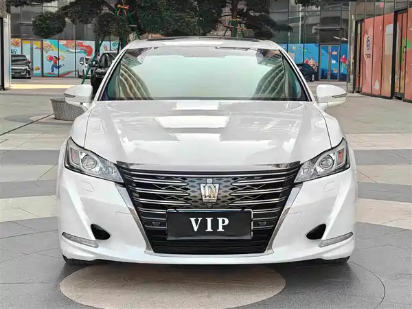 Toyota Crown 2019