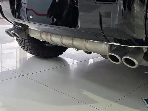 Land Rover Defender 2024