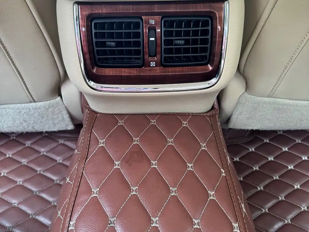 Toyota Crown 2016 — фото 11