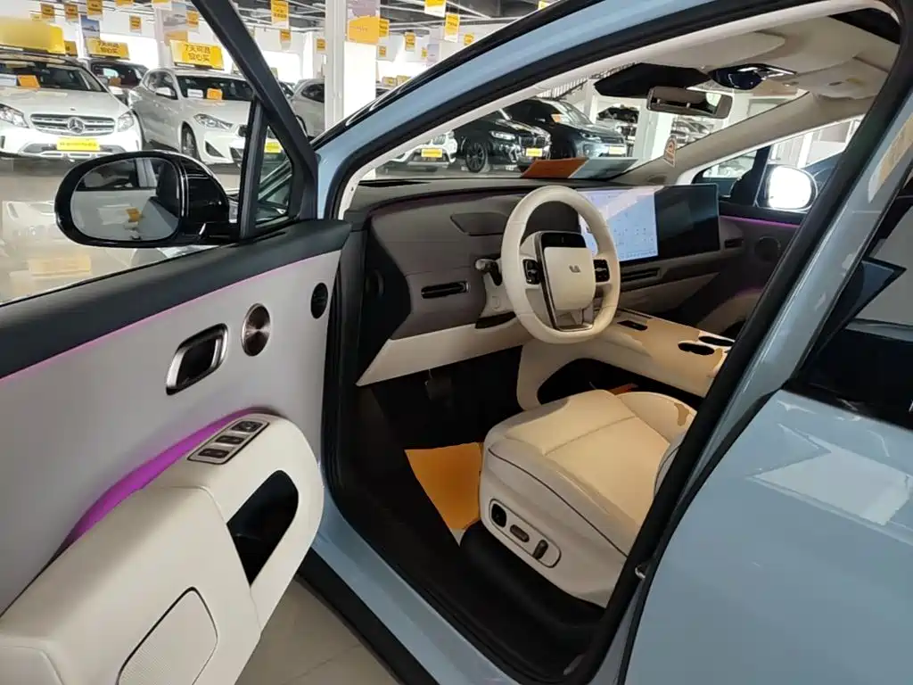 Li Auto i8 2025 — фото 16