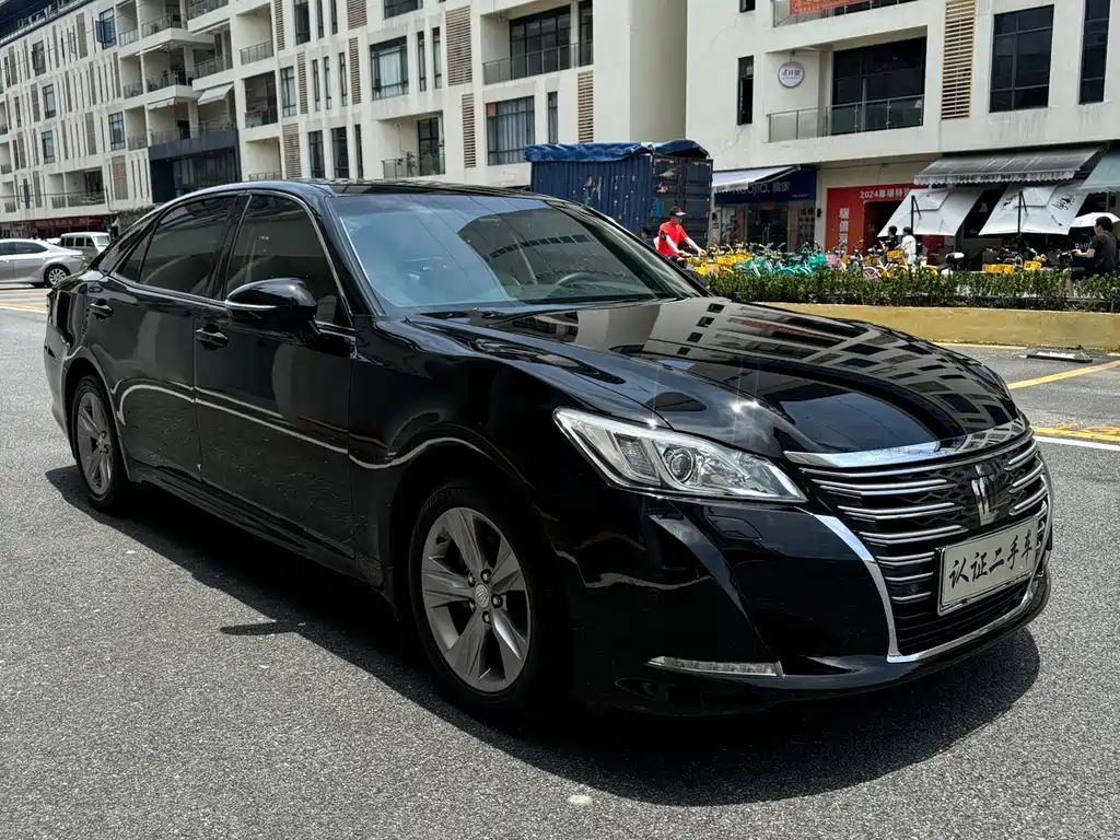 Toyota Crown 2016 — фото 3