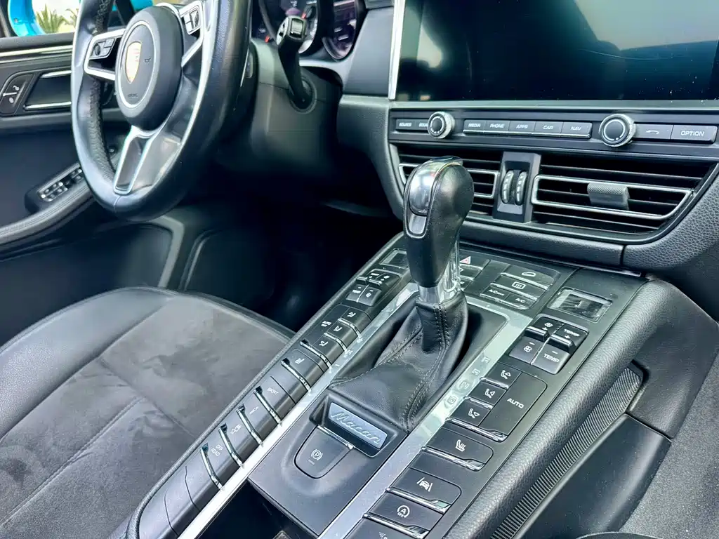 Porsche Macan 2019 — фото 10