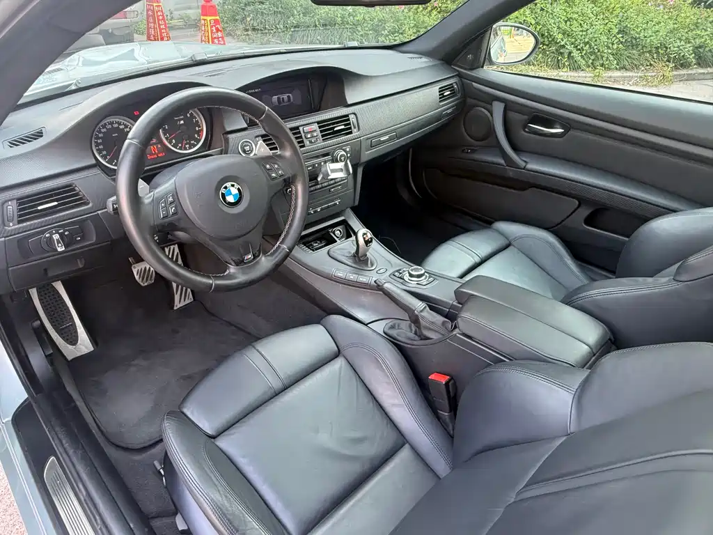 BMW M3 2009 — фото 10