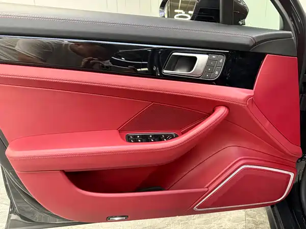 Porsche Panamera 2023
