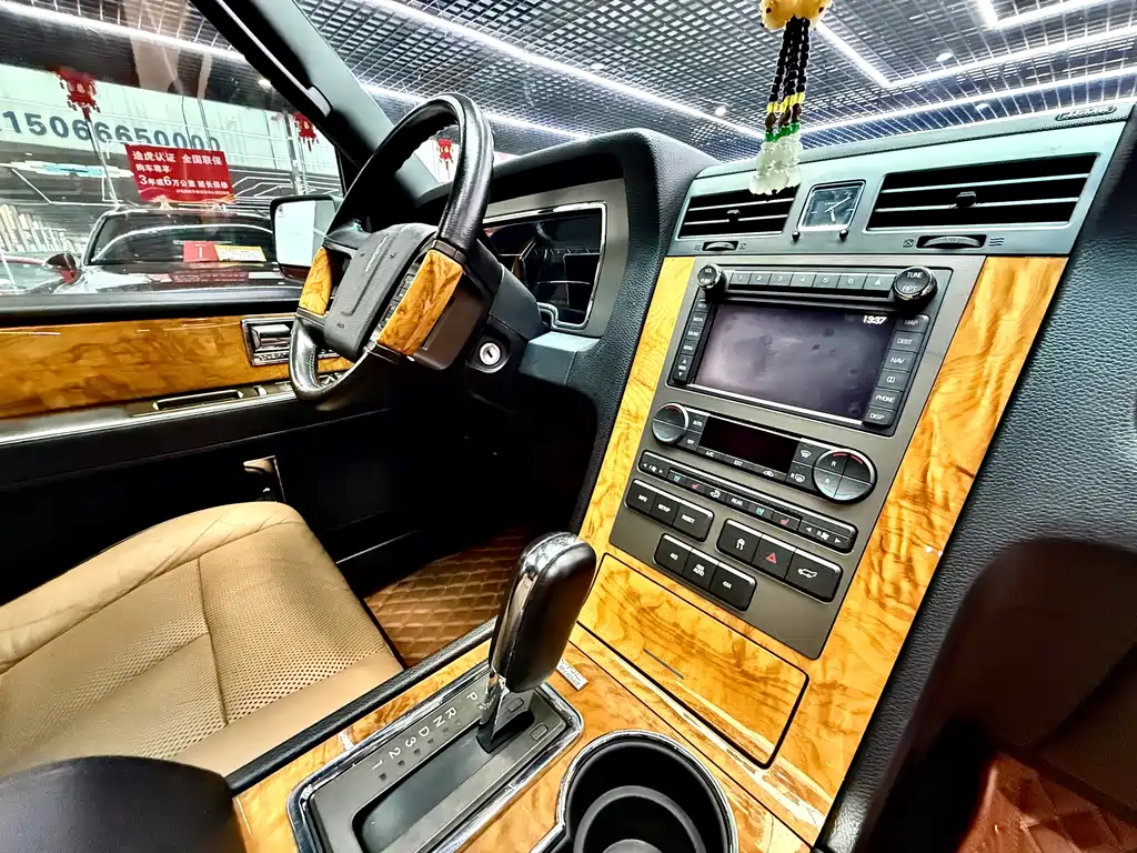 Lincoln Navigator 2012 — фото 11