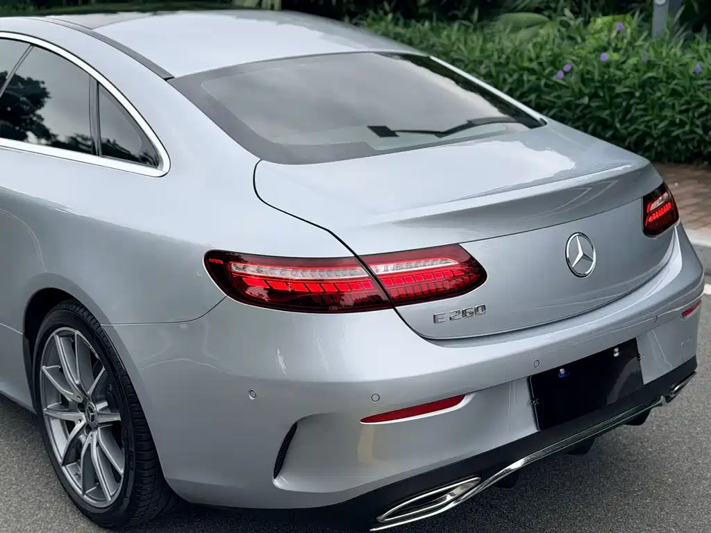Mercedes-Benz E-Class 2022 — фото 14